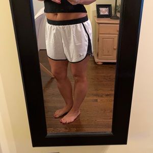 Under Armor running shorts size L